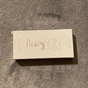 CIATÉ LONDON
Dewy Skin Vitamin C Glass Glow Primer